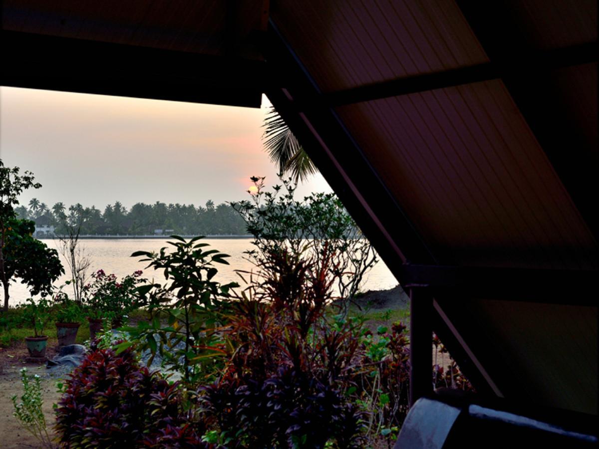 Kadaloram Beach Resort Kochi Exterior foto